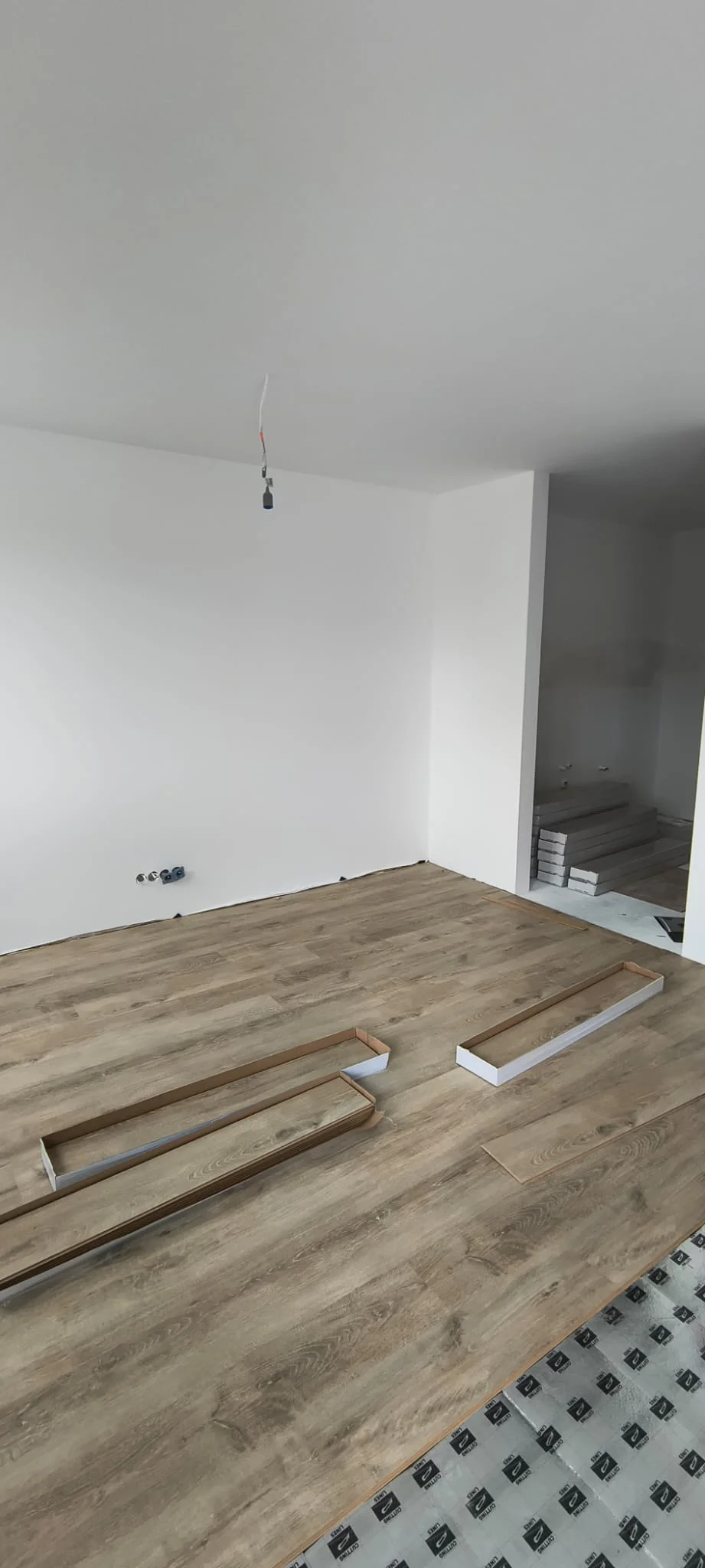 Szpachlowanie i malowanie agregatem Przytoczna-APM_Marcin_Wos