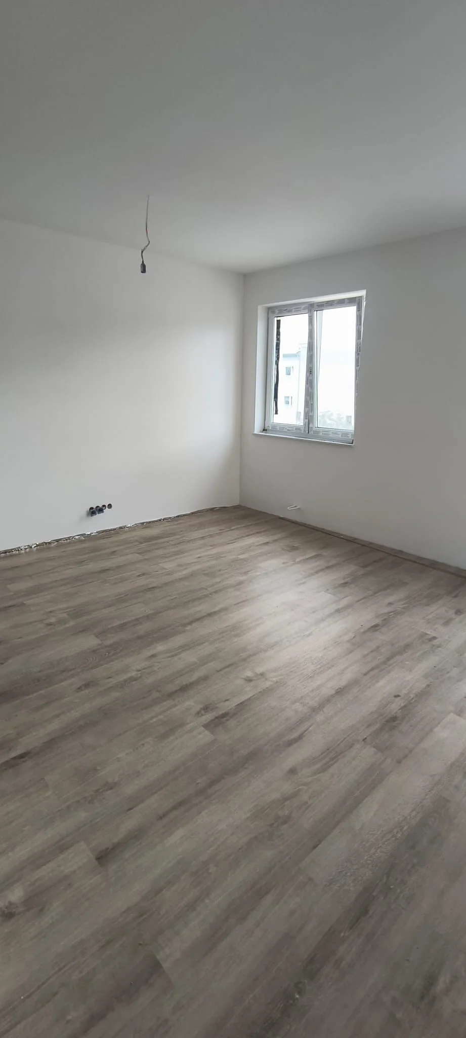 Szpachlowanie i malowanie agregatem Przytoczna-APM_Marcin_Wos